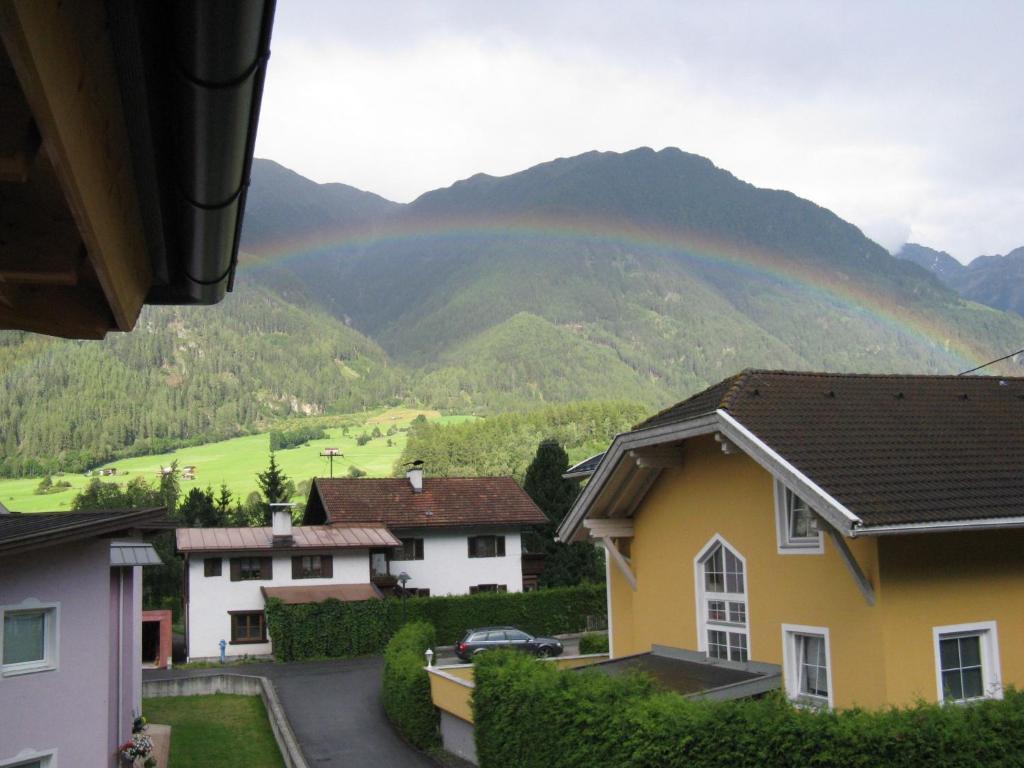 Haus Falkner Barbara Umhausen Bagian luar foto