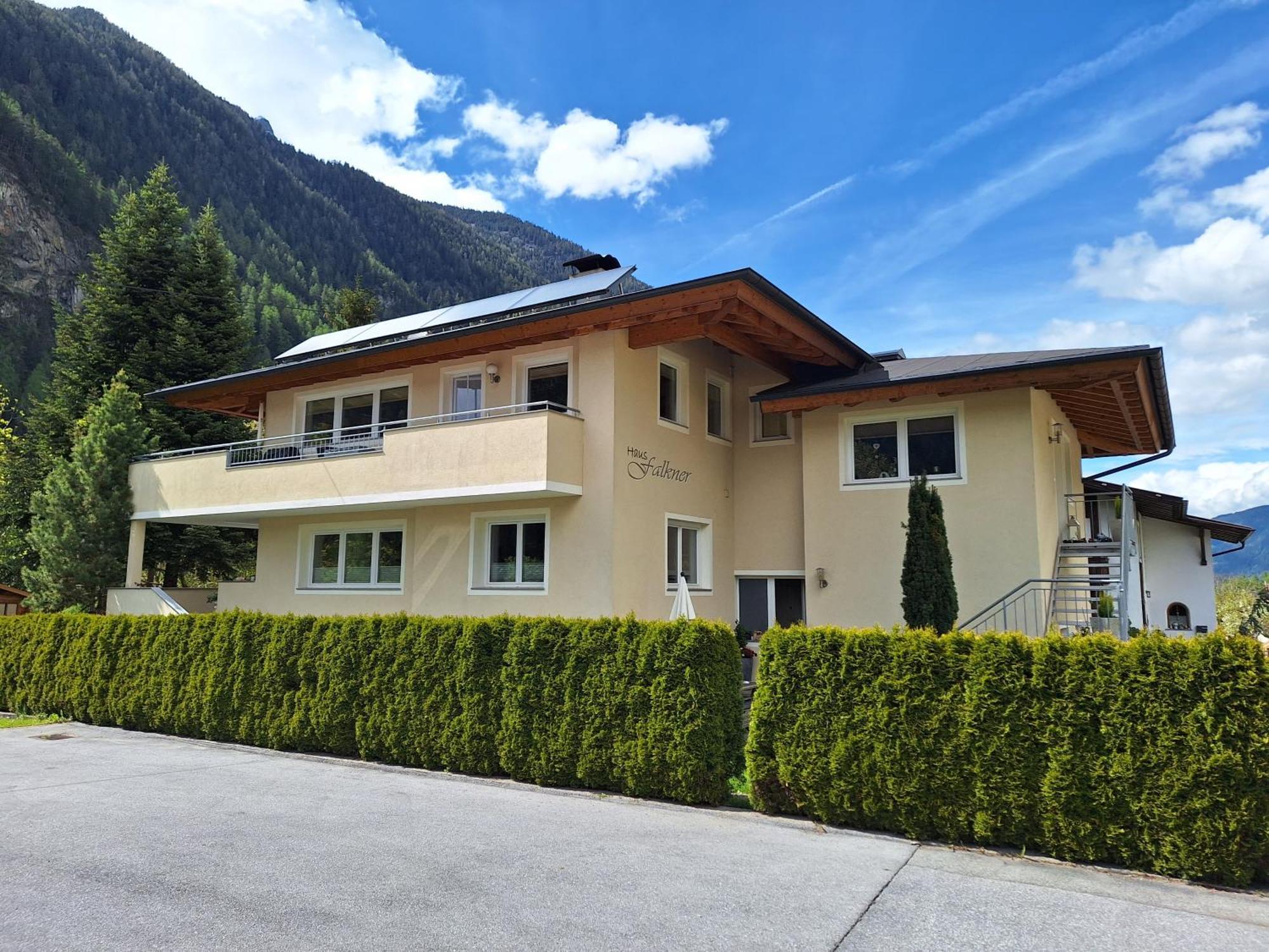 Haus Falkner Barbara Umhausen Bagian luar foto