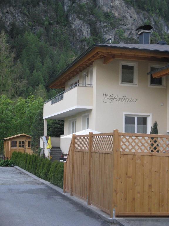 Haus Falkner Barbara Umhausen Bagian luar foto